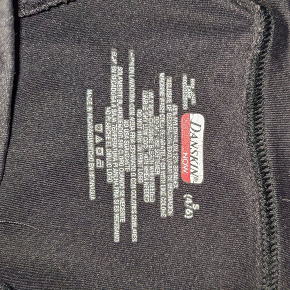 Capri Leggings - Picture 3 of 3